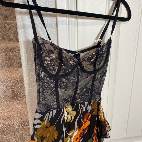 Take A Sip Dress. Katie May Size Small. Black 70s Floral. - Picture 6 of 10